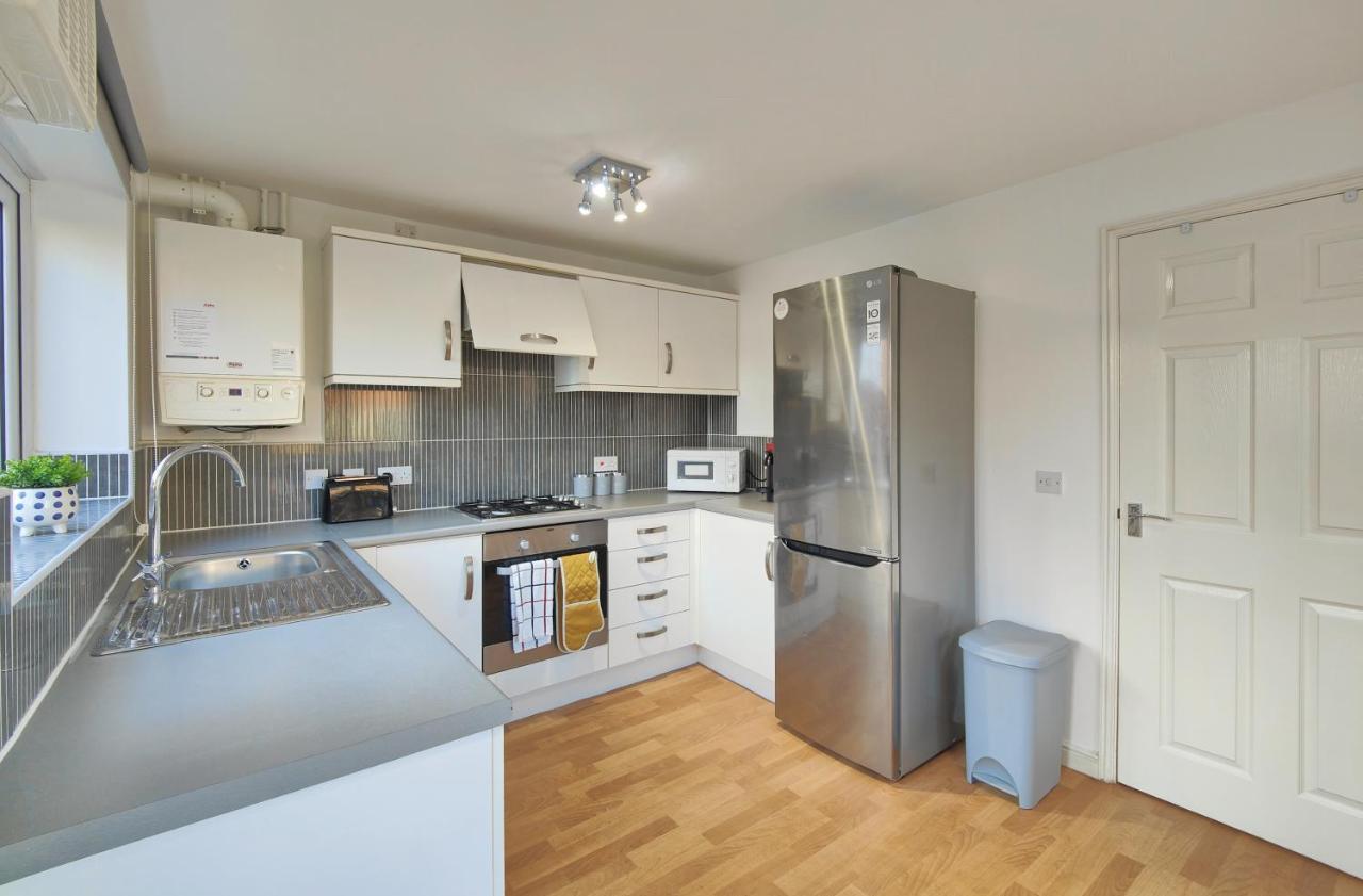 The Metcombe - Holiday Home With Free Parking 10 Minutes Walk To Etihad Stadium & Coop Live Arena Манчестер Экстерьер фото